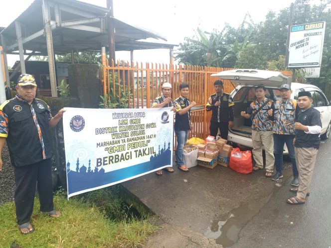 
 Momentum Bulan Suci Ramadhan 1447 H, LSM GMBI Distrik Gowa Hadir dalam Kegiatan Berbagi Takjil Untuk Masyarakat